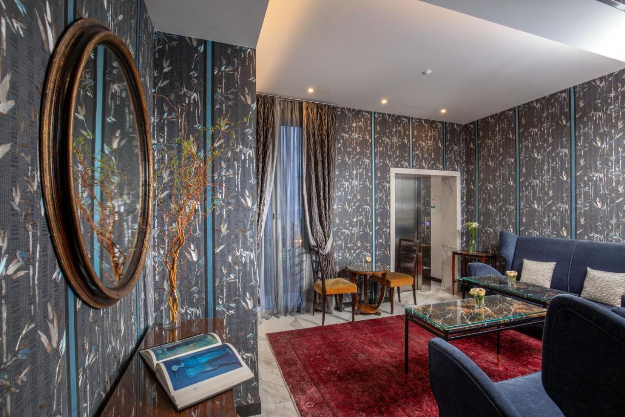 The Inn At The Spanish Steps Luxury Collection - Mario De' Fiori Suite Rome Bagian luar foto