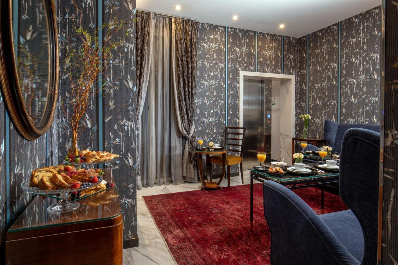 The Inn At The Spanish Steps Luxury Collection - Mario De' Fiori Suite Rome Bagian luar foto